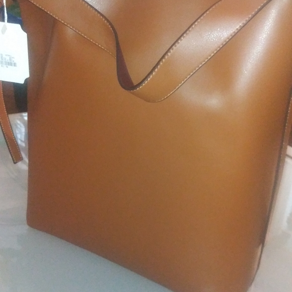 Handbag - Picture 1 of 2